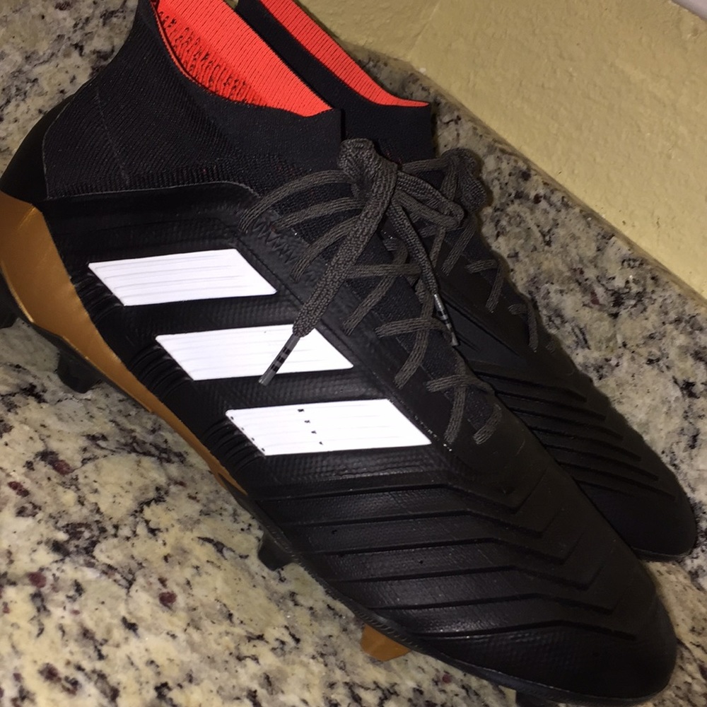 Men’s Soccer Cleats - Picture 5 of 5
